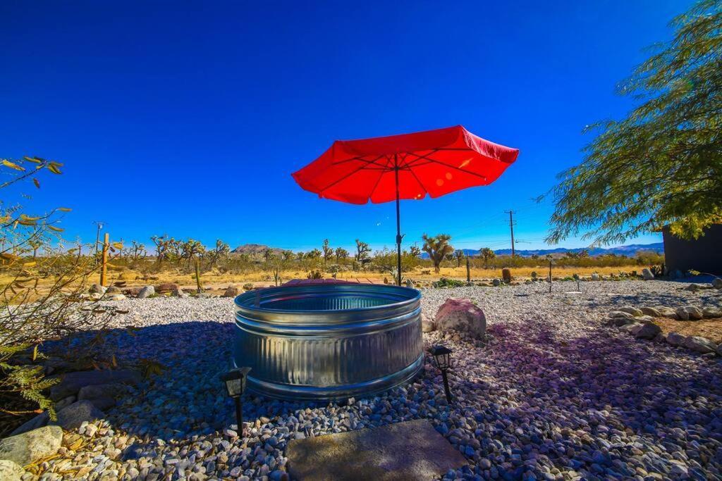 The Desert Shire Stargazing,Cold Plung & Largespa Yucca Valley Exterior photo